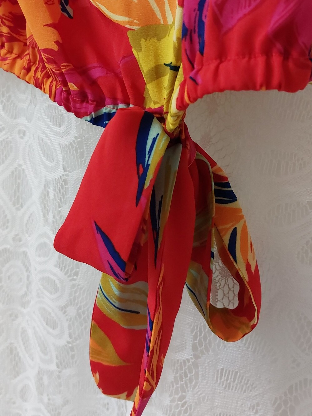 CeCe- Blouse. - Picture 4 of 11